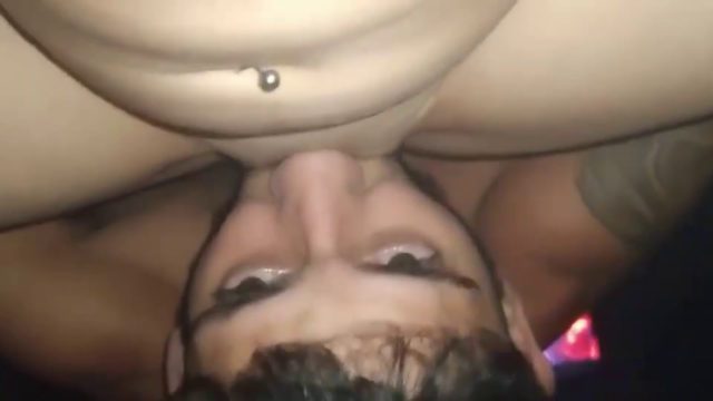 Convenció a su novia jovencita para grabar el polvo y acabó en Internet.